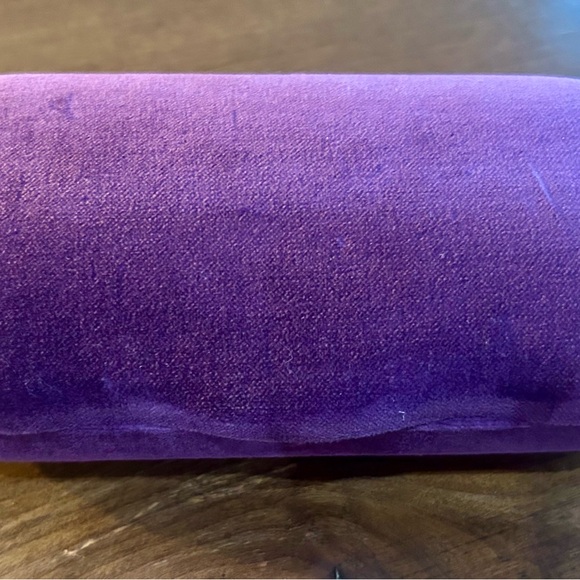 Gucci Black Aviator Sunglasses with Classic Design - Picture 8 of 8